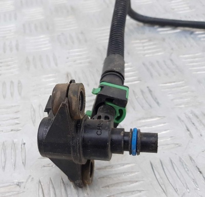 Трубка вентиляции топливного бака с клапаном Ford Explorer 5 2011-2015 BB53 9G271; BB5Z 9G271; AU5E 9G866