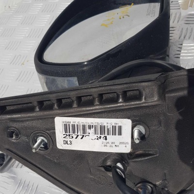 Зеркало заднего вида правое Chevrolet Tahoe 2006-2014 25776084; 15882542