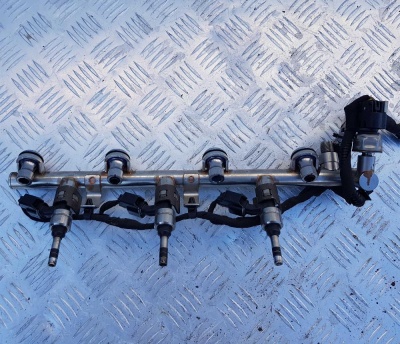 Топливная рампа левая (3.6L) Chevrolet Camaro 2009-2016 12633593; 12634125; 12629931