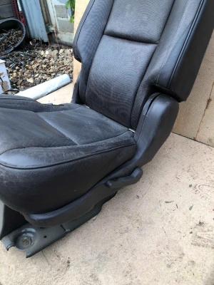 Сиденье капитанское второго ряда левое Cadillac Escalade Platinum 2006-2014 43483448