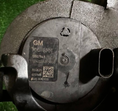 Вдяной насос охлождающей жидкости Chevrolet Tahoe / Escalade 2021-н.в. 13546432 ; 13546432