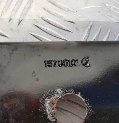 Кронштейн АКБ Chevrolet Tahoe 1999-2006 10399558; 15705101