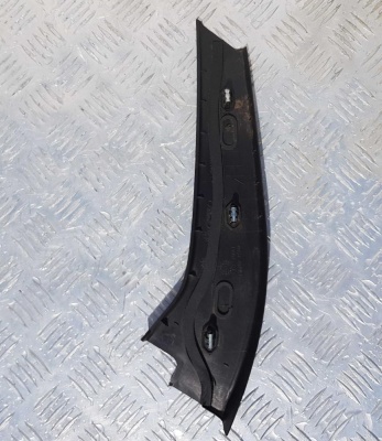 Накладка стойки двери задней левой Ford Explorer 5 BB5Z 7825505; BB53 7825515