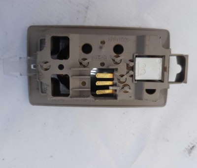 Потолочный плафон среднего ряда Ford Expedition 2007-2017 7L1Z 13A701 AA; 7L14 13A701 A