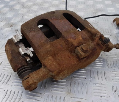 Суппорт тормозной передний правый Ford Explorer 4 2006-2010 6L2Z 2B120 A