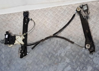 Стеклоподъемник правый Chevrolet Camaro 2011-2015 22877928; 22877930