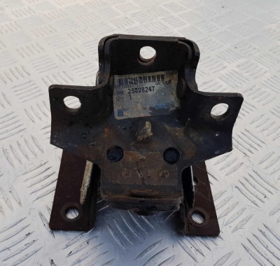 Опора ДВС Chevrolet Tahoe 2006-2014 (6.0L)  25828247; 15919101; 15829212; 15226253; 15743846; 15226252; 15829211
