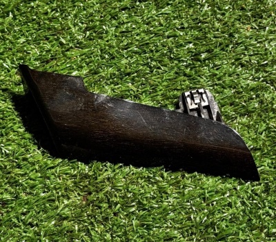 Декоративная накладка центрального дефлектора Cadillac Escalsde 2015-2020 84347681 ; 23438642 ; 23218124