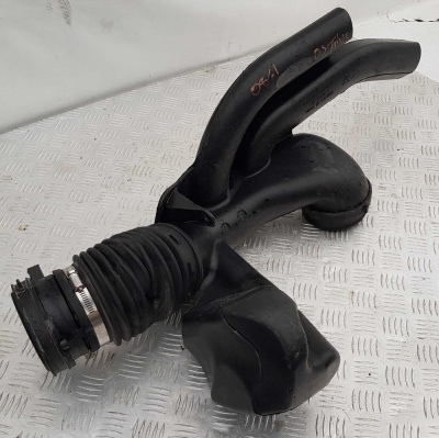 Патрубок воздушного фильтра Chevrolet Tahoe 1999-2006 15060999; 25335370