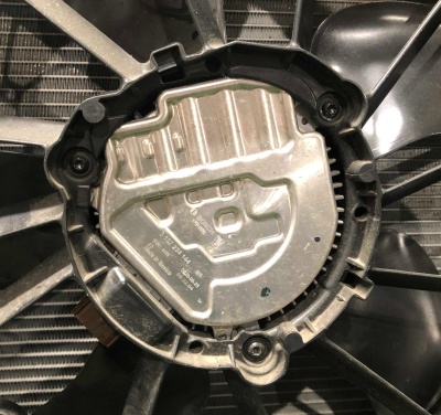 Диффузор с вентиляторами охлаждения в сборе Chevrolet Tahoe / Escalade 2021-н.в. 84120130 ; 84580361 ; 84580367 ; 84580366