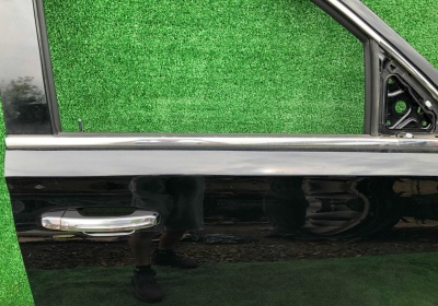 Молдинг пассажирской двери Cadillac Escalade / Tahoe 2015-2020 84291968 ; 23445731 ; 23227747 ; 20963510 ; 23227747