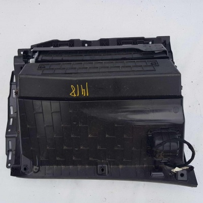 Бардачок Cadillac SRX 2009-2016 22800352; 20940473; 20902936; 20910371