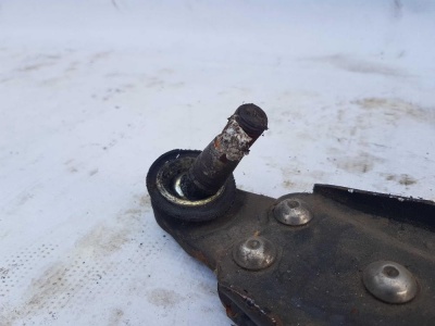 Рычаг подвески передний нижний левый Land Rover Freelander 1996-2006 RBJ102450; RBJ102930; RBJ500690