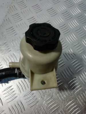 Бачок ГУР гидроусилителя руля Jeep Grand Cherokee WK2 2010-2017  68068967AC; 68068967AA; 68068967AB