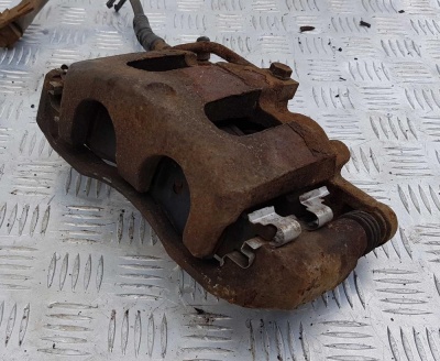 Суппорт тормозной передний правый Ford Explorer 4 2006-2010 6L2Z 2B120 A