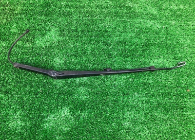 Поводок стеклоочистителя левый Chevrolet Express 1996-2015 84447096 ; 22138637 ; 12367263 ; 12487591 ; 88958103 ; 15072707 ; 15947914 ; 25961211