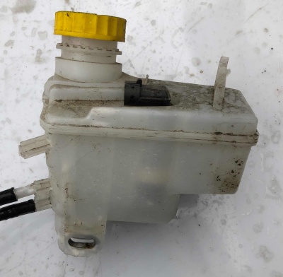 Главный тормозной целиндр Jeep Renegade 2015-2023 68284342AA