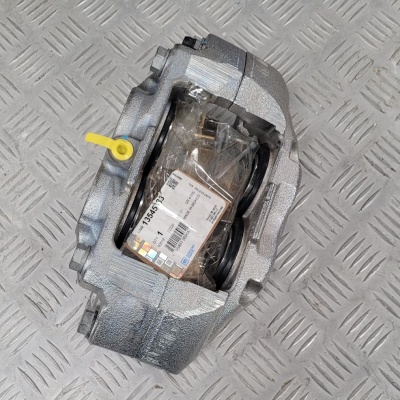 Суппорт тормозной передний правый Cadillac Escalade/Chevrolet Tahoe 2021- General Motors 13545383; 13536580; 13530412