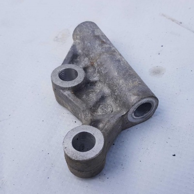 Кронштейн КПП Cadillac SRX 2009-2016 12610059