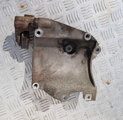 Кронштейн компрессора кондиционера Chevrolet Tahoe 1999-2006 12643257; 12554026