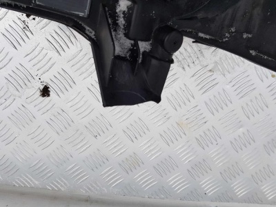 Фара передняя левая (с дефектом) Chevrolet Tahoe 2006-2014 22853025; 20760578; 15950807; 15882877; 15853252; 15820048; 15819693; 15200040; 15863394; 15895612