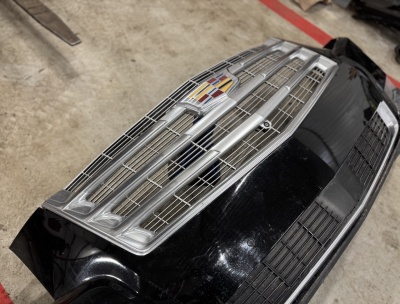 Бампер передний Cadillac Escalade 2017-2020 84408072 ; 23256576 ; 84356893