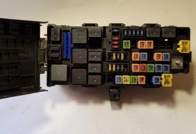 Блок предохранителей Ford Explorer 3 1L2T 14398
