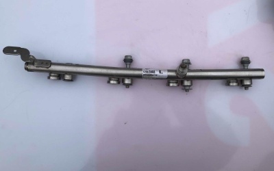 Топливная рампа левая GM Motors 5.3 - 5.2 Cadillac Escalade / Tahoe 2014-2021 12701134 ; 12656001