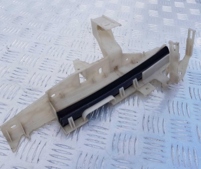 Кронштейн замка двери передней левой Ford Explorer 5 BB5Z 7843351 A; BB53 78218B51 A