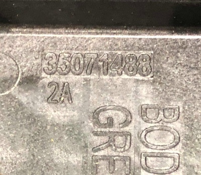 Кронштейн блока предохранителей Chevrolet Tahoe / Escalade 2021-н.в. 84515470 ; 84448585 ; 84466148 ; 35071488