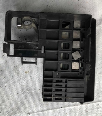 Блок предохранитель аккумулятора Cadillac Escalade / Tahoe 2015-2020 23375728 ; 23217054 ; 23264102 ; 23480513 ; 84095546 ; 23325148 ; 22985570