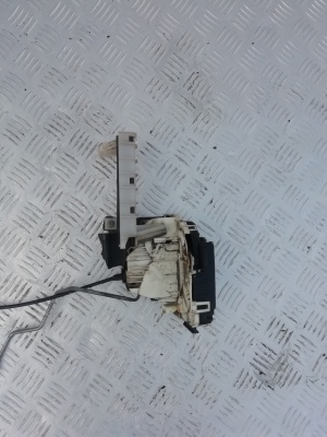 Замок двери задней правой Jeep Grand Cherokee WK2; 4589922AD;4589922AE