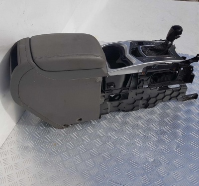 Центральная консоль Cadillac SRX 2009-2016 20916078; 20916063; 20916077; 20916058; 20825492