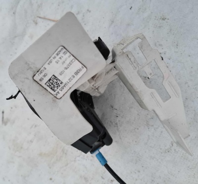 Замок двери левый Ford Mustang 2015-2020 FR3Z 63264A27 A; FR3B 63264A27 AB/AC