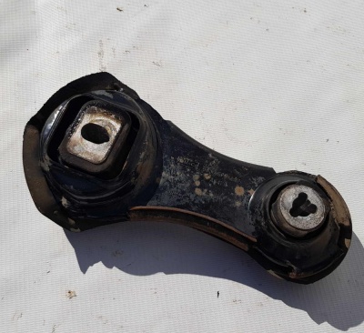 Опора АКПП нижняя Ford Explorer 5 2011-2012 BB5Z 6068 C; BB53 6P082 EA