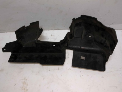 Дефлектор радиатора правый Ford Mustang 2015-2017 FR3Z 8310 C ; FR3B 8102 CD/CC/CB/CA