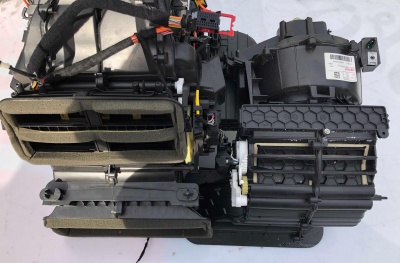 Печка салона торпедо в сборе Leep Renegade 2015-2023 00519617090 ; 68245113AA ; 50T6520200