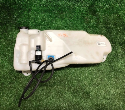 Бачок стеклоомывателя Chevrolet Tahoe / Escalade 2021-н.в. 84816822