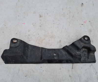 Защитный щиток бензобака правый верхний Ford Mustang 2015-2020 FR3Z 9B007 A; FR3C 9N226 AB