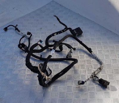 Коса проводки подкапотная от аккумулятора Ford Explorer 5 DB5Z 14300 B; DB5T 14B060 BC