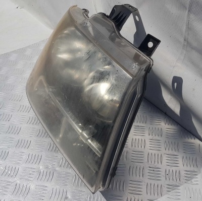 Фара передняя правая (с дефектом) Chevrolet Tahoe 2006-2014 22853026; 20760579; 15950808; 15882878