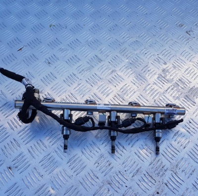 Топливная рампа левая (3.6L) Chevrolet Camaro 2009-2016 12633593; 12634125; 12629931