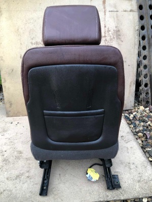 Сиденье второго ряда правое Chevrolet Tahoe 2015-2020 45646486