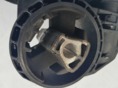 Опора трансмиссии передняя Cadillac SRX 2009-2016 13227775