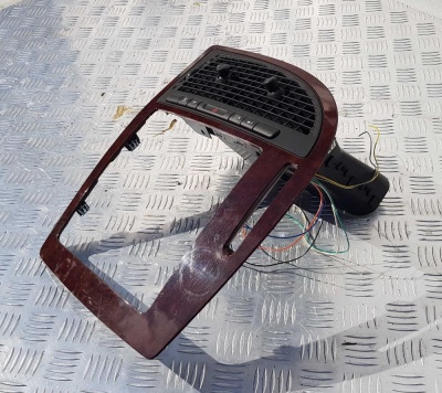 Панель/Рамка магнитолы и климат-контроля Saab 9-7X 15792817