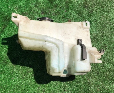 Бачок стеклоомывателя Hummer H2 2003-2009 12335775 ; 88944338 ; 15060731