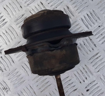 Опора ДВС Ford Mustang 2004-2014 6R3Z 6038 A; 6R33 6038 AA