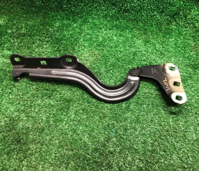 Петля капота правая Chevrolet Tahoe / Escalade 2021-н.в. 84342482