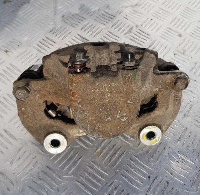 Суппорт тормозной передний левый Chevrolet Camaro 2013-2015 13578804; 92206521