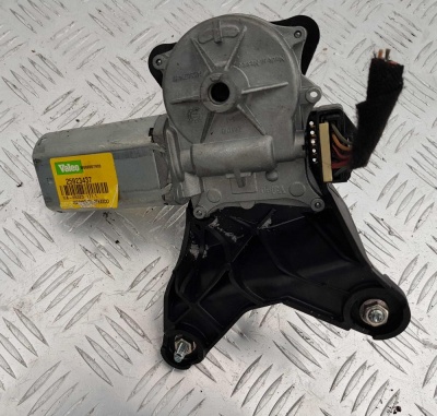 Мотор стеклоочистителя заднего стекла Chevrolet Tahoe 2006-2014 25923437; 25799536; 15282187